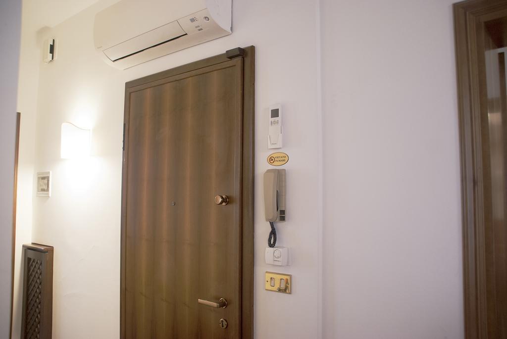 Residenza Calle Larga San Marco Venice Luaran gambar
