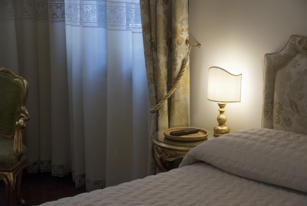 Residenza Calle Larga San Marco Venice Luaran gambar