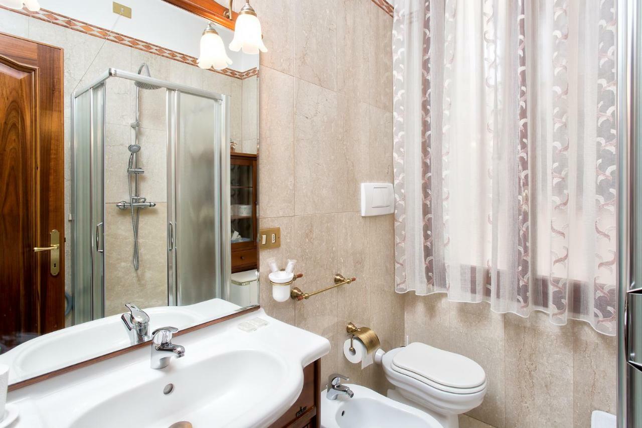 Residenza Calle Larga San Marco Venice Luaran gambar